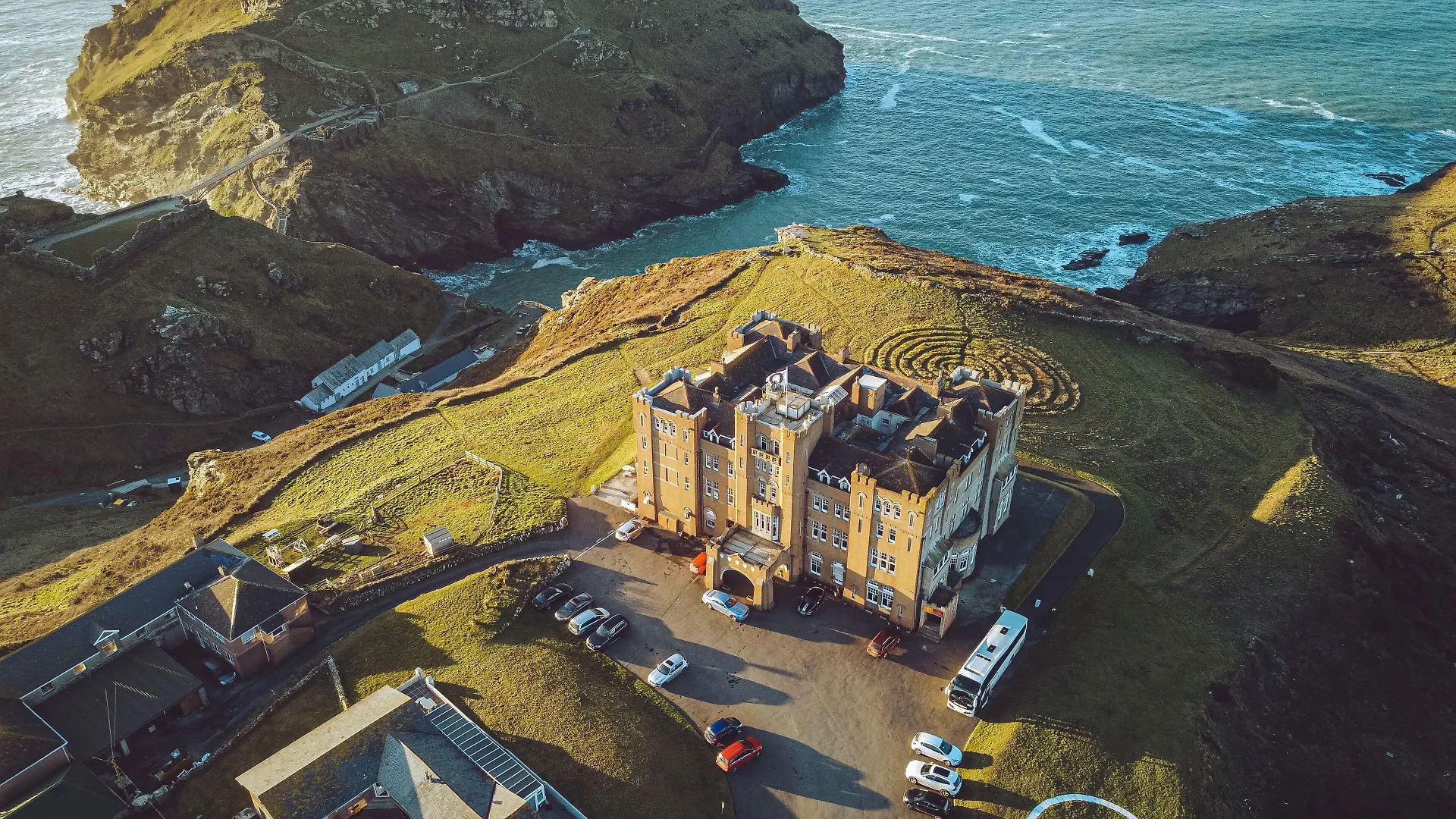 5 Central Hotels Near Tintagel Old Post Office Worth Booking